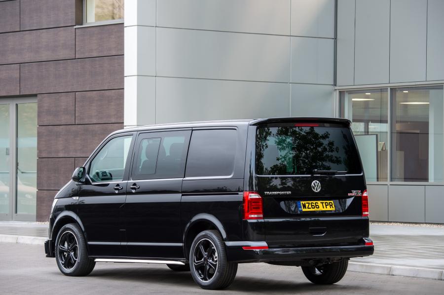  Volkswagen Transporter Sportline 2016 года  (UK) (фото 7 из 19)